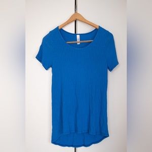Blue ribbed LuLaRoe Classic T in Large